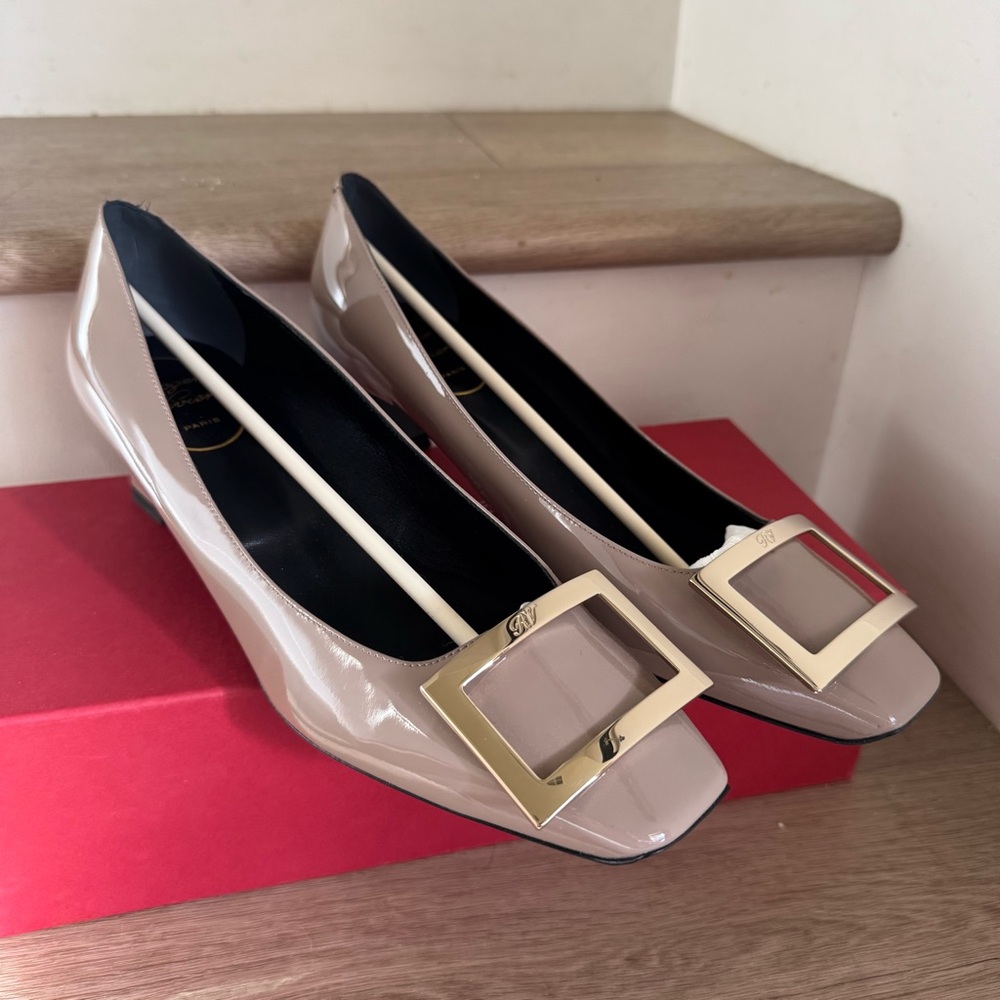 Roger Vivier Decollete Belle Vivier 45MM Patent Leather Pumps